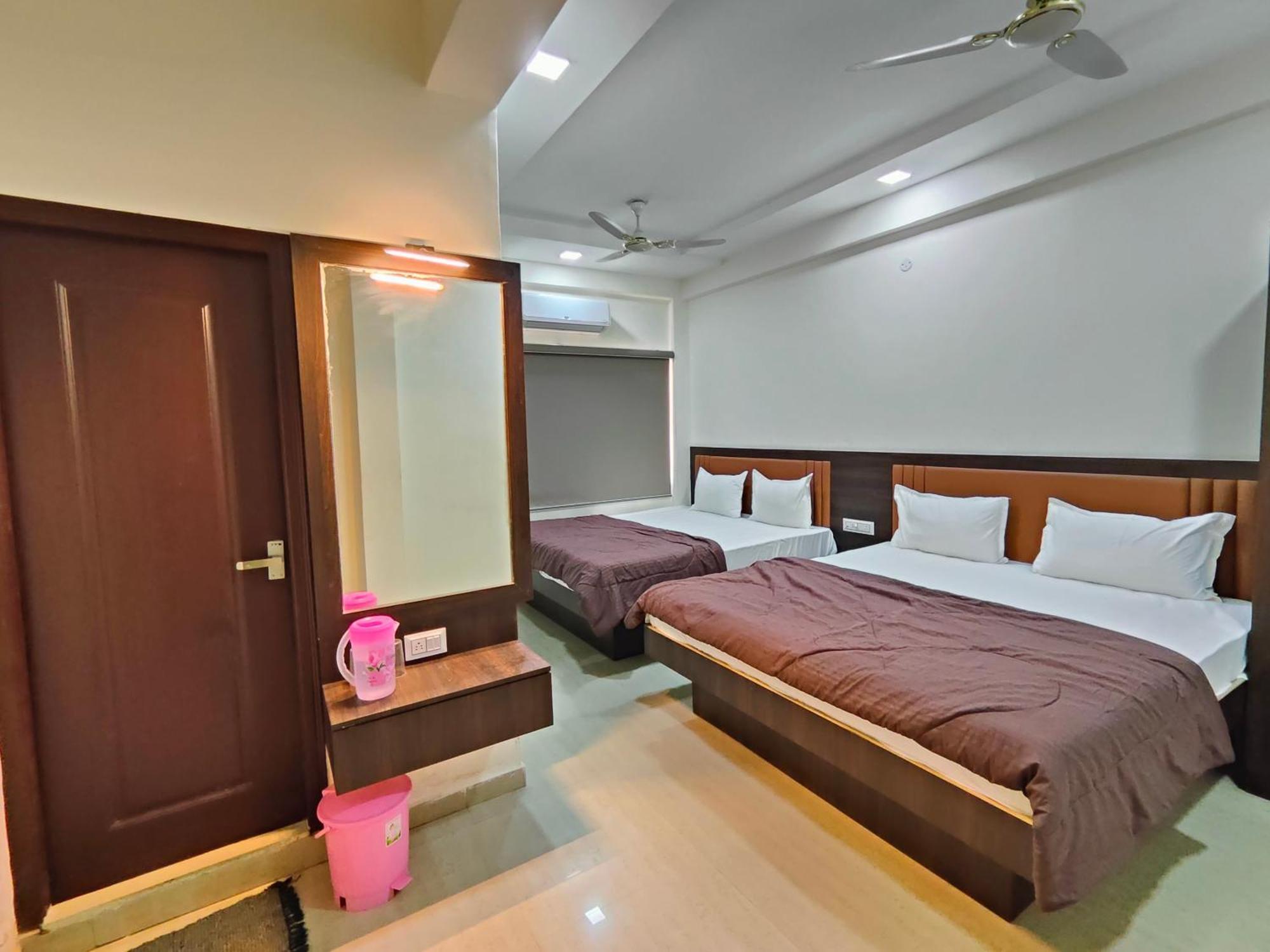 Hotel Heritage Palace Bhuj Esterno foto