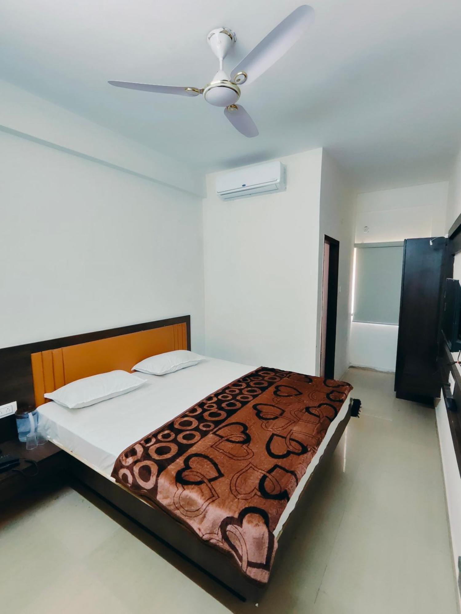 Hotel Heritage Palace Bhuj Esterno foto
