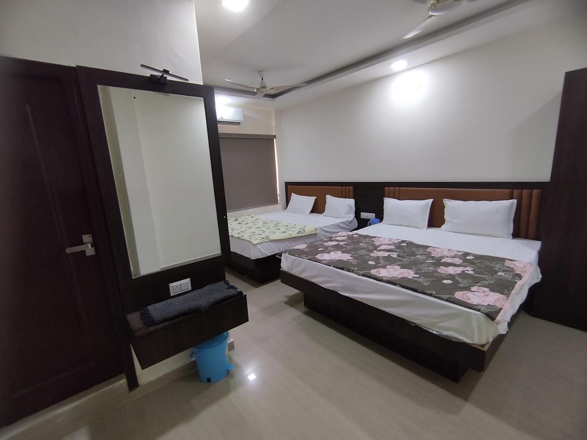 Hotel Heritage Palace Bhuj Esterno foto