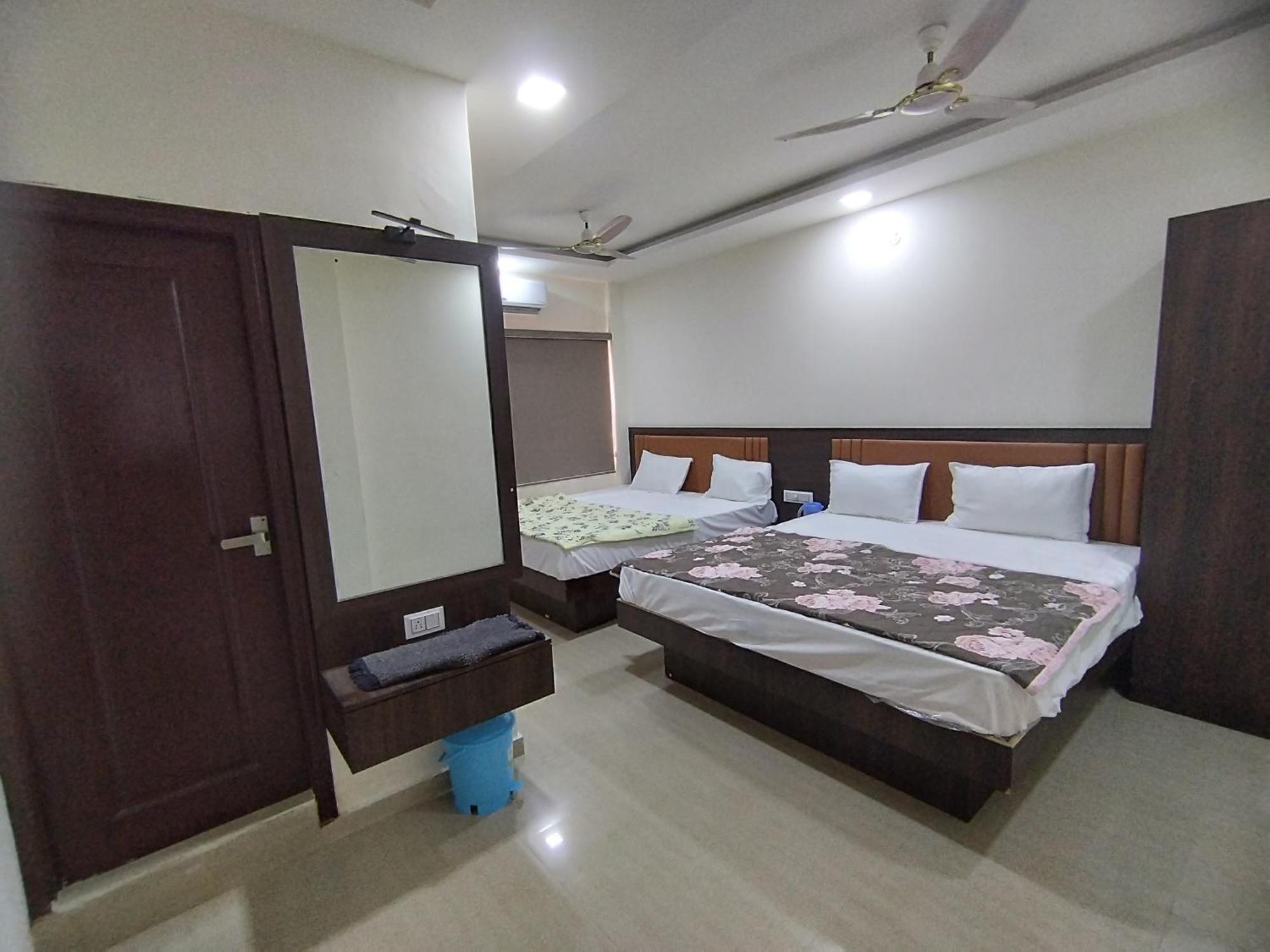 Hotel Heritage Palace Bhuj Esterno foto
